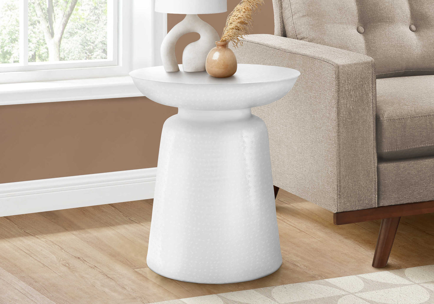 TABLE D'APPOINT - 22"H / EXTRÉMITÉ TAMBOUR EN MÉTAL FER DORÉ